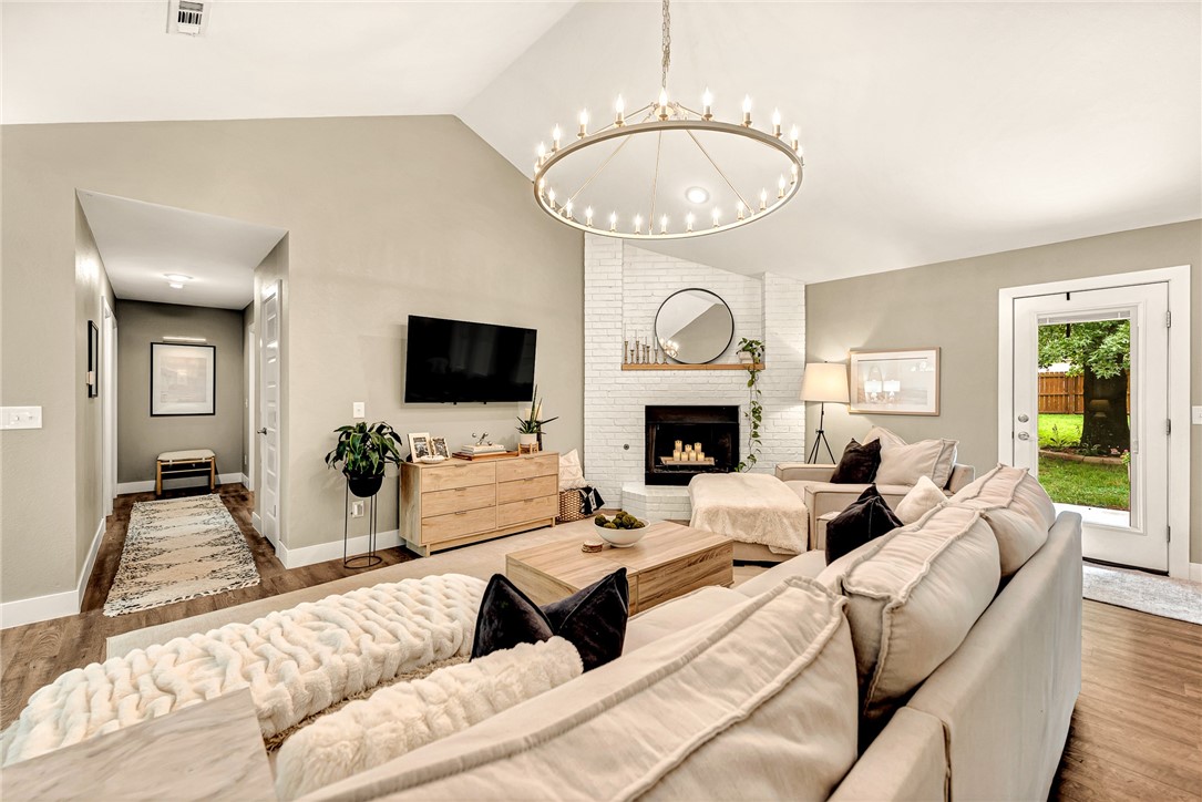 Thoughtfully updated and full of charm, this West Fayetteville gem offers comfort and convenience.
Tucked away on a quiet street, this home is a peaceful retreat just 8 minutes from the University of Arkansas, 4 minutes to I-49, and close to local favorites like The Catfish Hole, Walk-On’s, JJ’s Grill, and Sassy’s Roadhouse. Everyday essentials, including the Walmart Neighborhood Market, are just around the corner.
Inside, enjoy a warm, inviting living area with vaulted ceilings and a brick fireplace, perfect for cozy mornings or entertaining. The remodeled kitchen flows into the dining space, creating a functional layout at the heart of the home.
Out back, the .27-acre lot features a beautifully landscaped yard with a patio, fire pit, and space to gather, garden, or relax.
The home is tastefully furnished, and much of the furniture is available for purchase—making it an easy, turnkey move-in.
