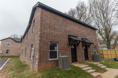 Photo of 1370 N Porter Road 3 #3, Fayetteville, AR 72703 (MLS # 1332475)