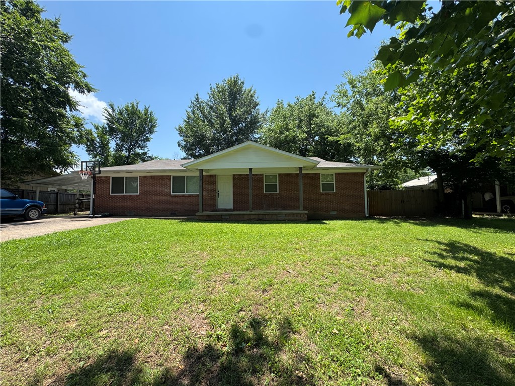 Investment opportunity in a tenant-occupied home! This charming property is currently rented, providing immediate rental income. Please be aware of a unique sale condition (as-is sale, limited access). 24 notice
required for home showings. The existing lease will transfer with the sale—details available upon request. Highlights include: recently remodeled with new kitchen, updated bathrooms, flooring, paint and trim. Pickleball access across the street, nestled between the Farmington City Park and existing restaurants including Briar Rose Bakery and Pizza Navona. With the recent addition of the pickleball courts, there is also a great potential for a B&B. Contact us for more information on this excellent investment! Agent Owned