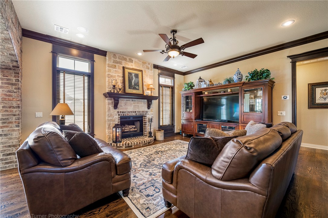 Oak Tree Centerton - Residential