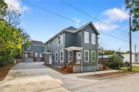 Photo of 588 Willow Avenue 1 #1, Fayetteville, AR 72701 (MLS # 1342911)