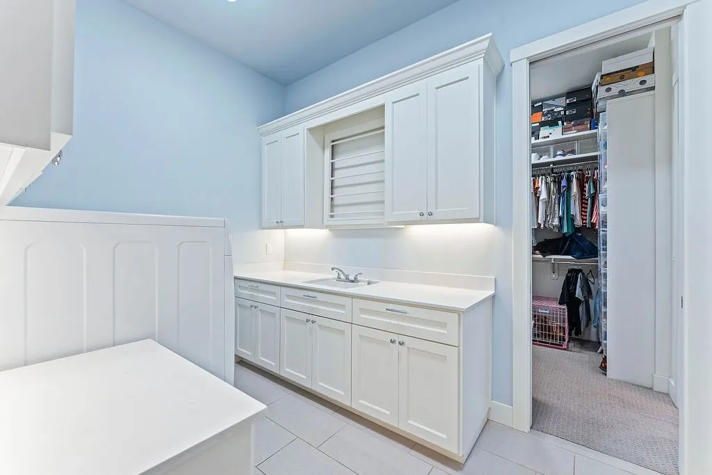 Rogers, Arkansas 72758, United States, 5 Bedrooms Bedrooms, ,6 BathroomsBathrooms,Residential,Active,232920