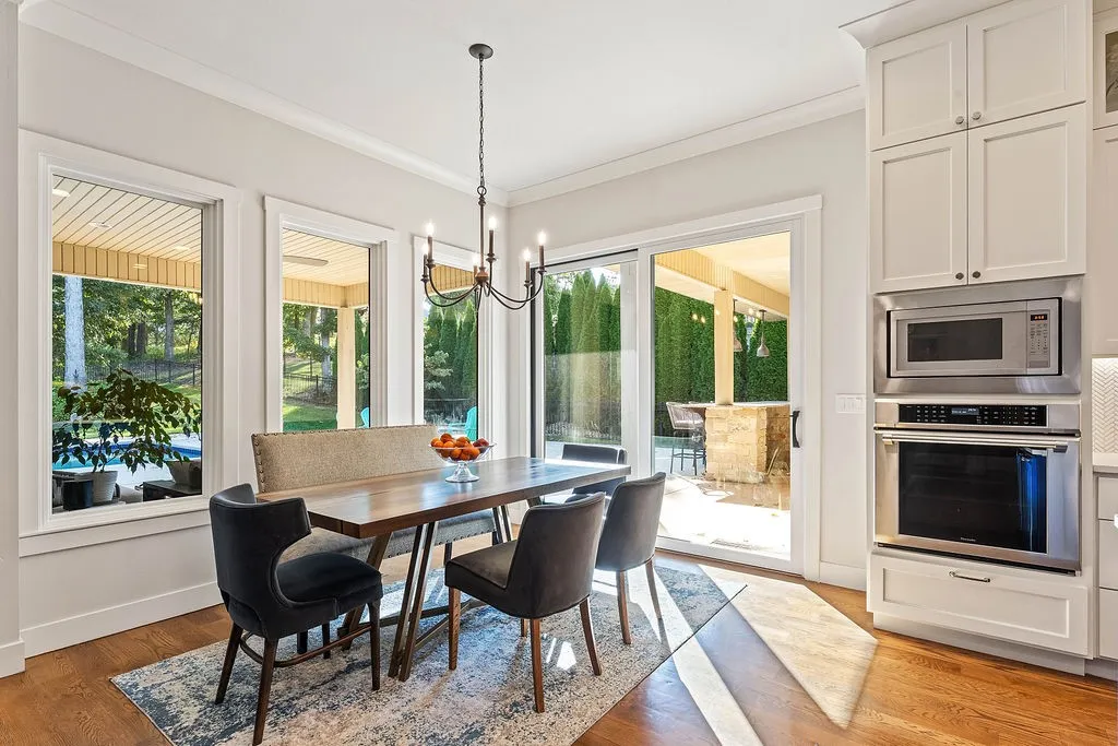 Rogers, Arkansas 72758, United States, 5 Bedrooms Bedrooms, ,6 BathroomsBathrooms,Residential,Active,232920