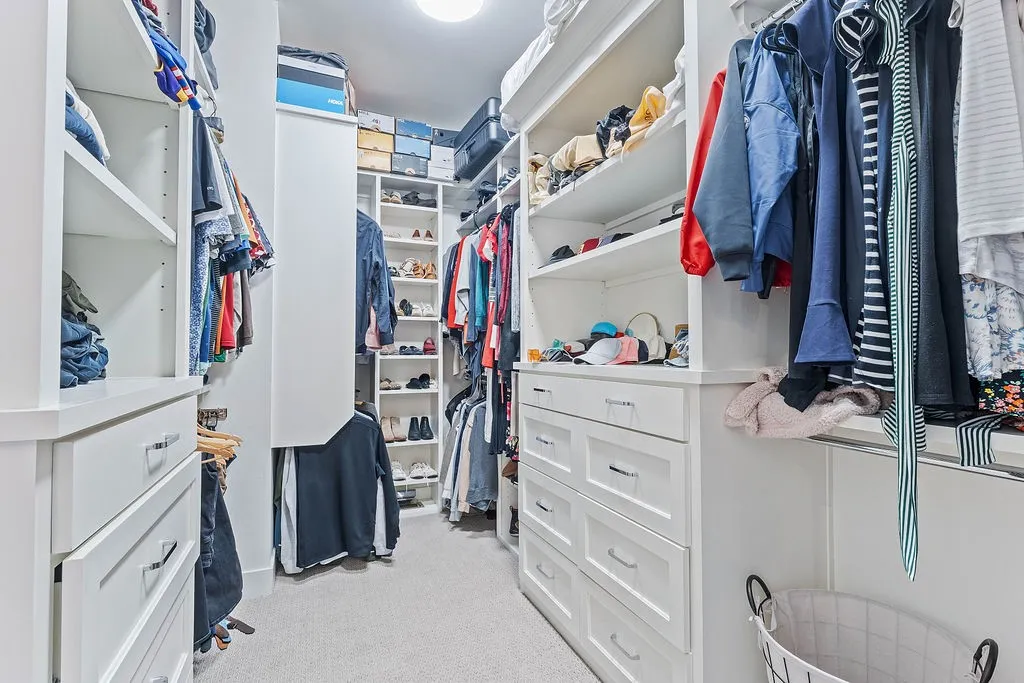 Rogers, Arkansas 72758, United States, 5 Bedrooms Bedrooms, ,6 BathroomsBathrooms,Residential,Active,232920