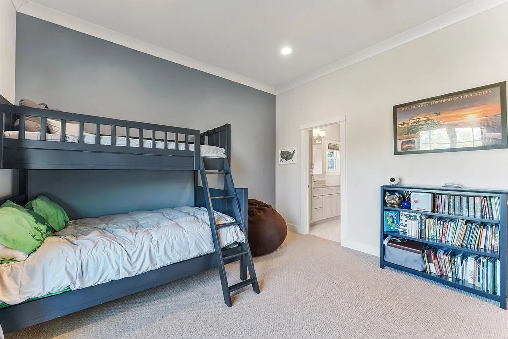 Rogers, Arkansas 72758, United States, 5 Bedrooms Bedrooms, ,6 BathroomsBathrooms,Residential,Active,232920