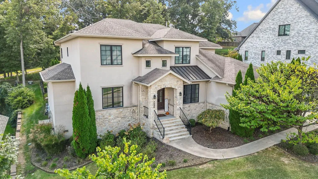 Rogers, Arkansas 72758, United States, 5 Bedrooms Bedrooms, ,6 BathroomsBathrooms,Residential,Active,232920