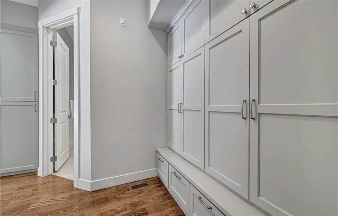 Rogers, Arkansas 72758, United States, 5 Bedrooms Bedrooms, ,6 BathroomsBathrooms,Residential,Active,232920