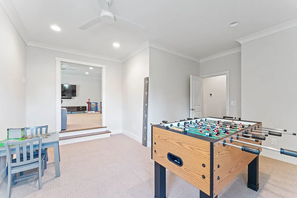 Rogers, Arkansas 72758, United States, 5 Bedrooms Bedrooms, ,6 BathroomsBathrooms,Residential,Active,232920