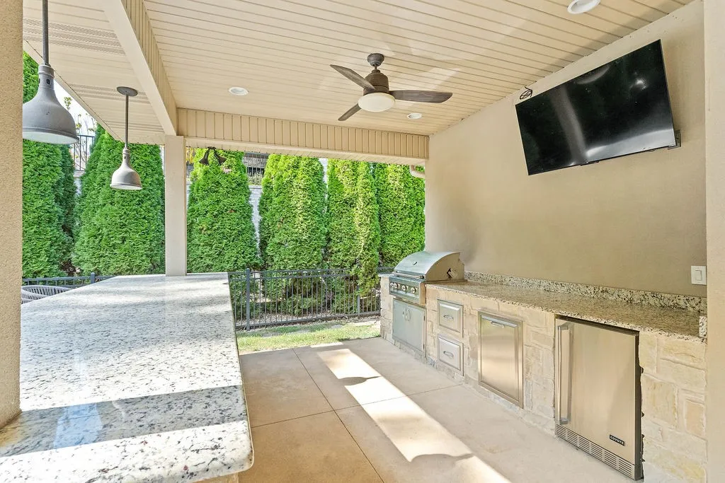 Rogers, Arkansas 72758, United States, 5 Bedrooms Bedrooms, ,6 BathroomsBathrooms,Residential,Active,232920