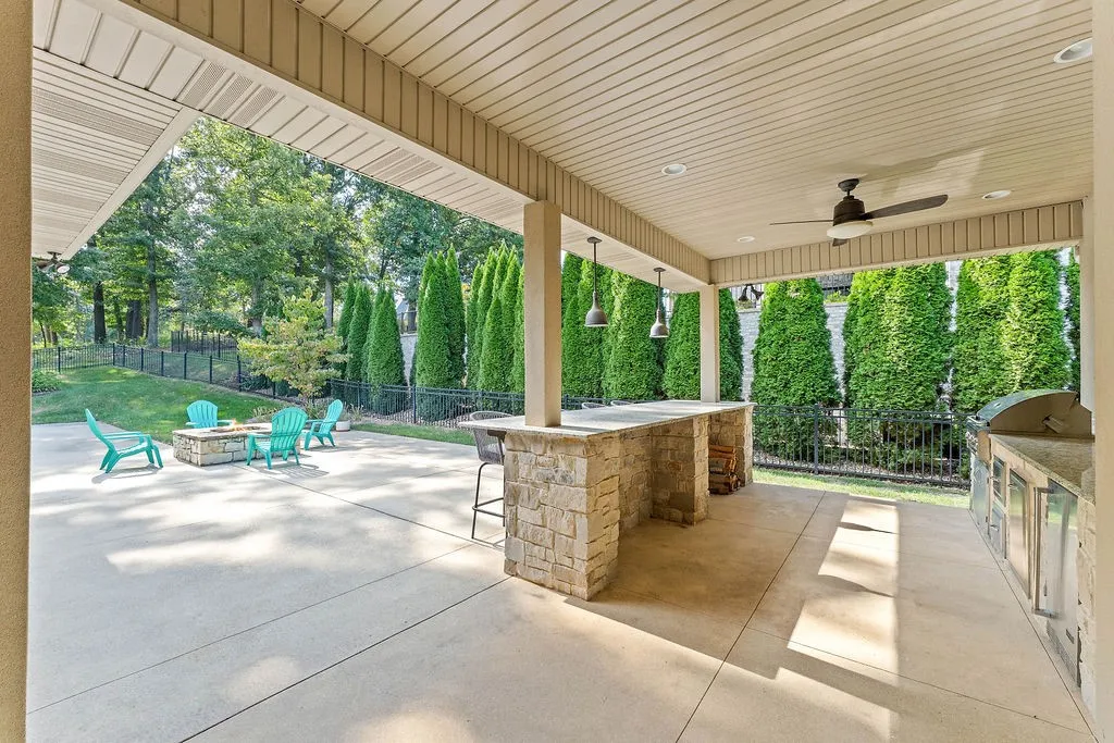 Rogers, Arkansas 72758, United States, 5 Bedrooms Bedrooms, ,6 BathroomsBathrooms,Residential,Active,232920