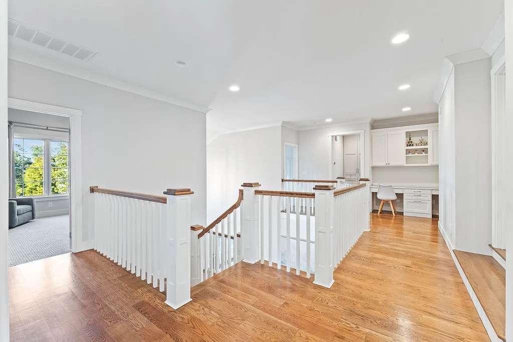 Rogers, Arkansas 72758, United States, 5 Bedrooms Bedrooms, ,6 BathroomsBathrooms,Residential,Active,232920