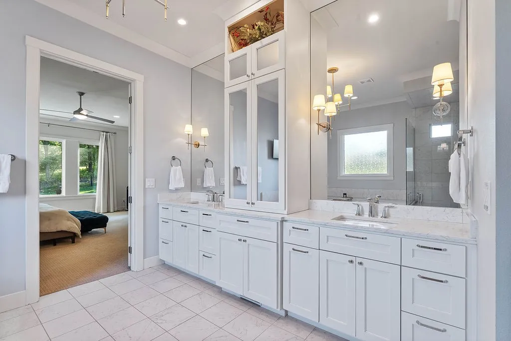 Rogers, Arkansas 72758, United States, 5 Bedrooms Bedrooms, ,6 BathroomsBathrooms,Residential,Active,232920