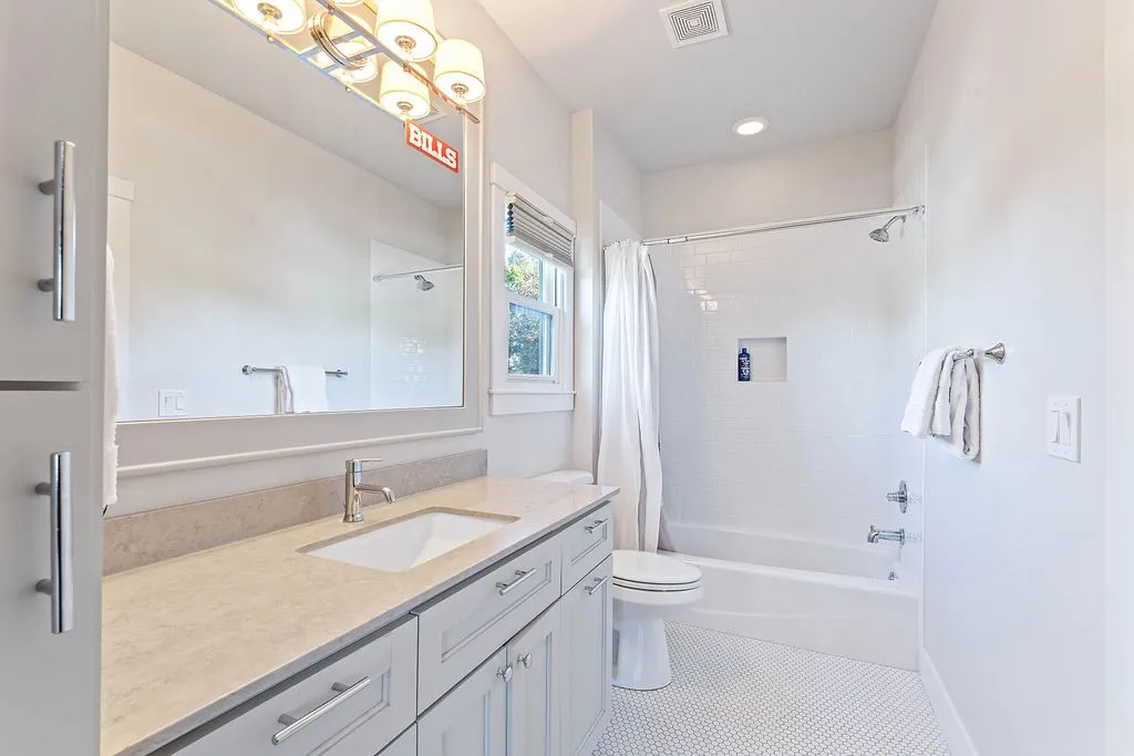 Rogers, Arkansas 72758, United States, 5 Bedrooms Bedrooms, ,6 BathroomsBathrooms,Residential,Active,232920