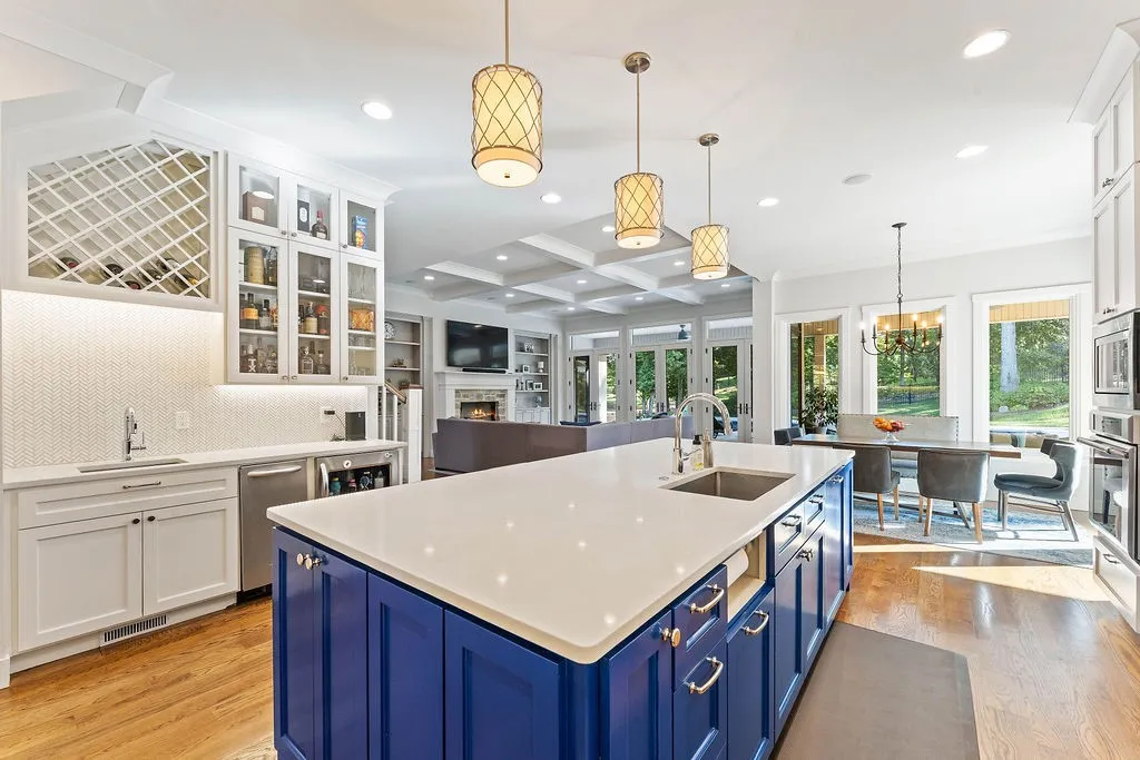 Rogers, Arkansas 72758, United States, 5 Bedrooms Bedrooms, ,6 BathroomsBathrooms,Residential,Active,232920