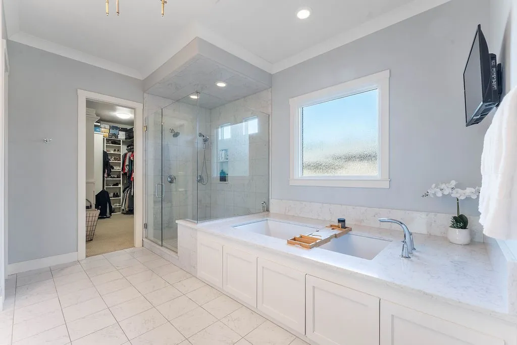 Rogers, Arkansas 72758, United States, 5 Bedrooms Bedrooms, ,6 BathroomsBathrooms,Residential,Active,232920