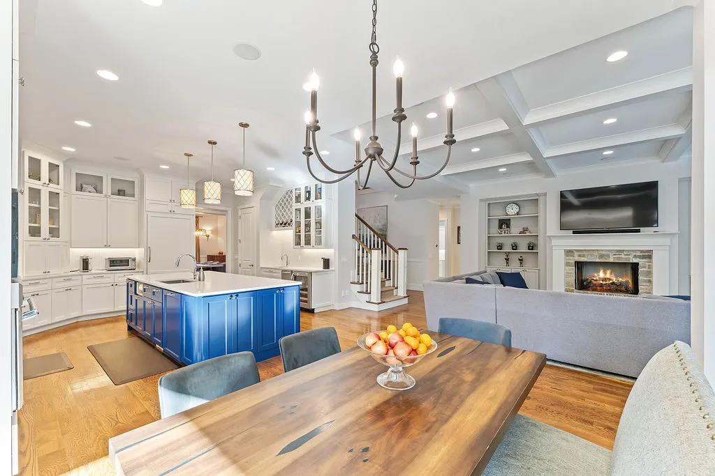 Rogers, Arkansas 72758, United States, 5 Bedrooms Bedrooms, ,6 BathroomsBathrooms,Residential,Active,232920