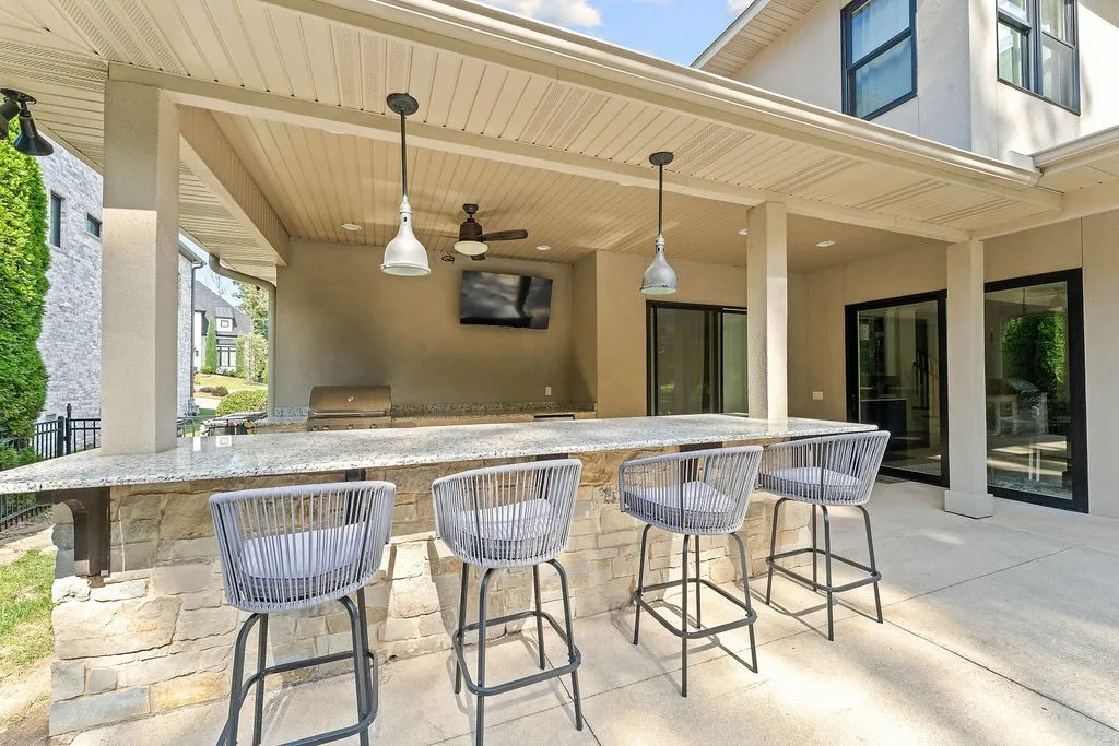 Rogers, Arkansas 72758, United States, 5 Bedrooms Bedrooms, ,6 BathroomsBathrooms,Residential,Active,232920