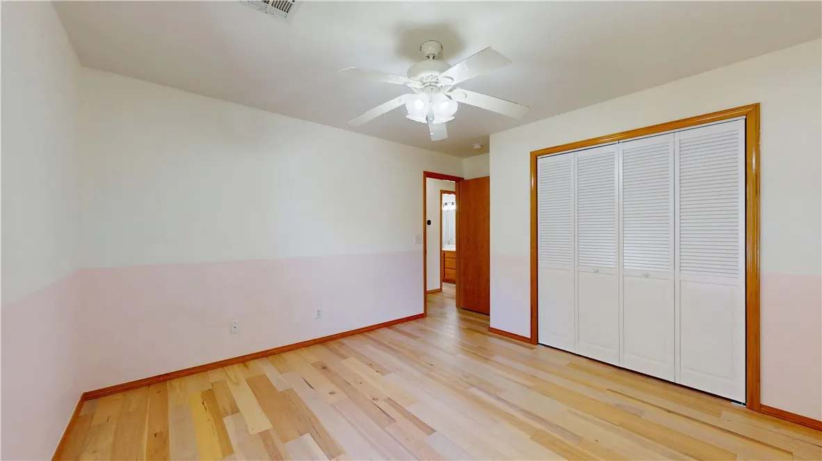 Lowell, Arkansas 72745, United States, 3 Bedrooms Bedrooms, ,2 BathroomsBathrooms,Residential,Pending,141910