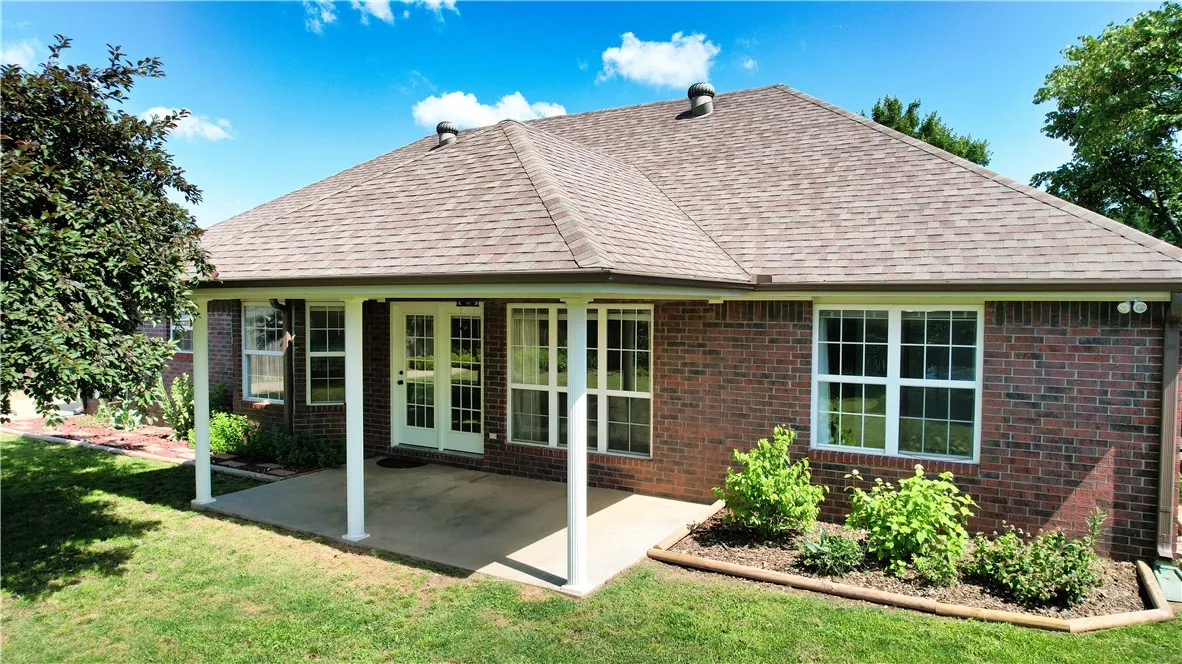 Lowell, Arkansas 72745, United States, 3 Bedrooms Bedrooms, ,2 BathroomsBathrooms,Residential,Pending,141910