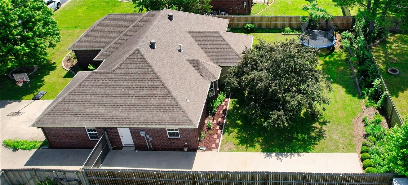 Lowell, Arkansas 72745, United States, 3 Bedrooms Bedrooms, ,2 BathroomsBathrooms,Residential,Pending,141910