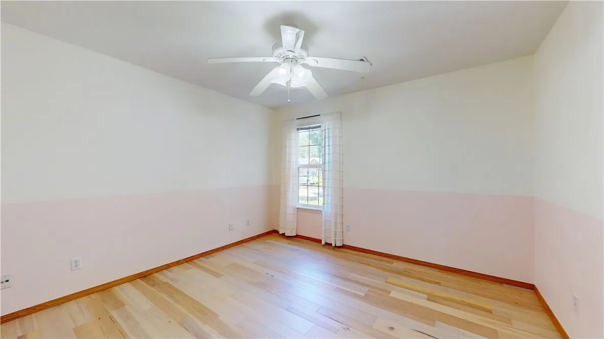 Lowell, Arkansas 72745, United States, 3 Bedrooms Bedrooms, ,2 BathroomsBathrooms,Residential,Pending,141910