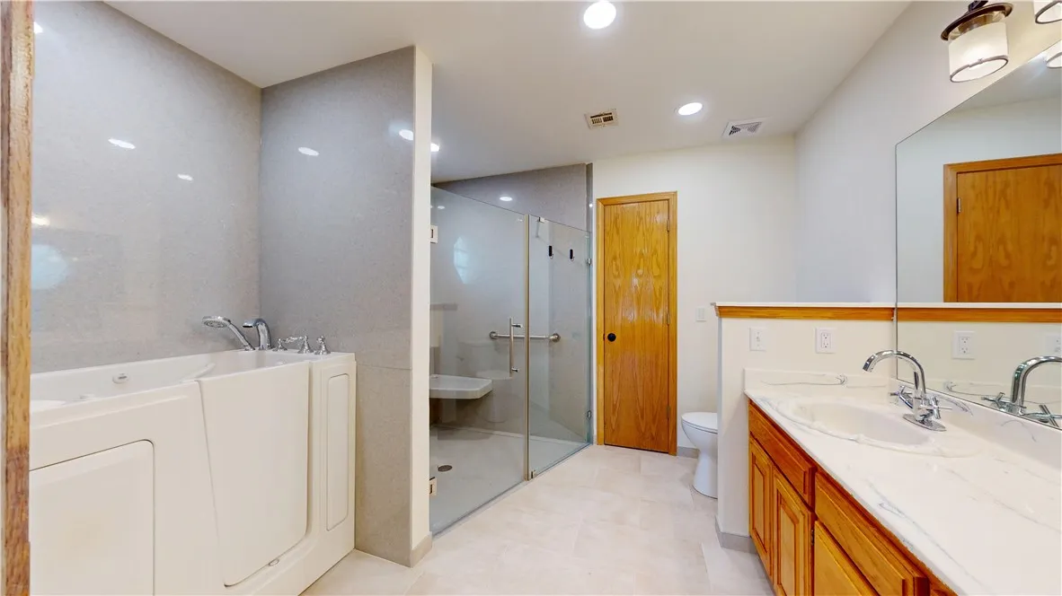 Lowell, Arkansas 72745, United States, 3 Bedrooms Bedrooms, ,2 BathroomsBathrooms,Residential,Pending,141910