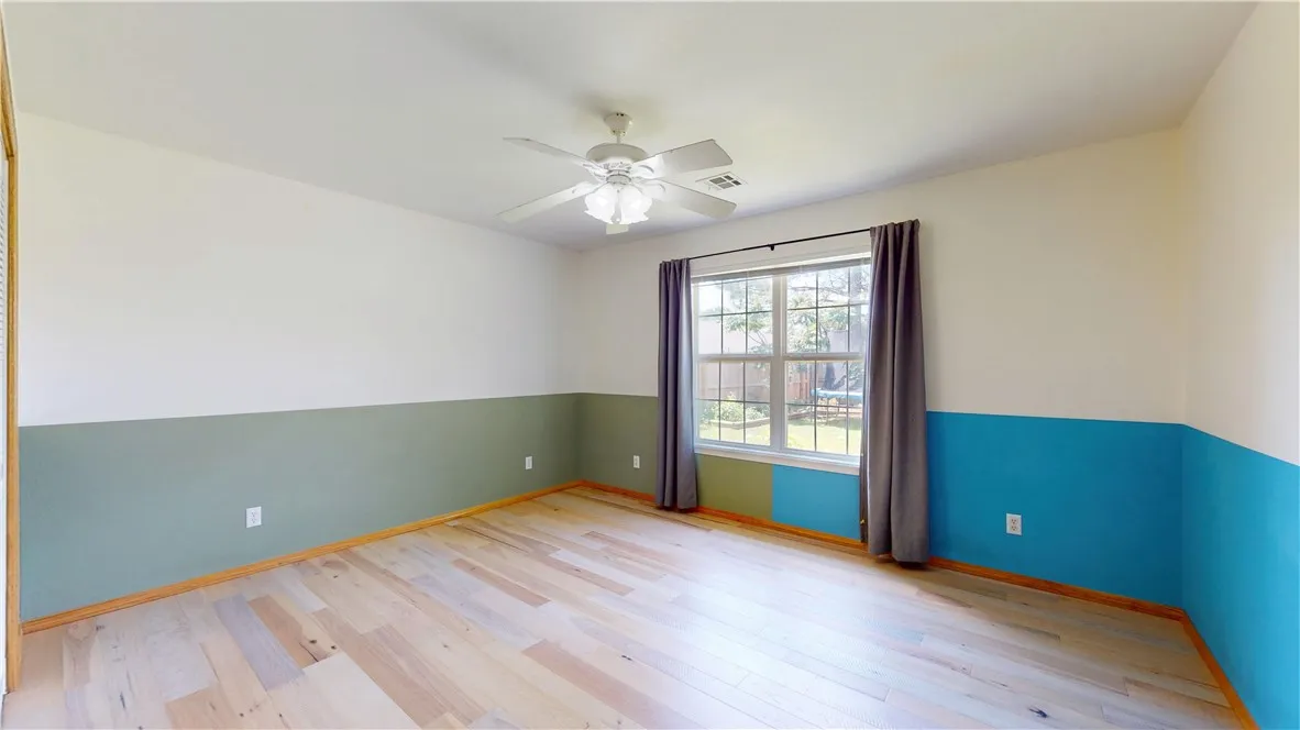 Lowell, Arkansas 72745, United States, 3 Bedrooms Bedrooms, ,2 BathroomsBathrooms,Residential,Pending,141910