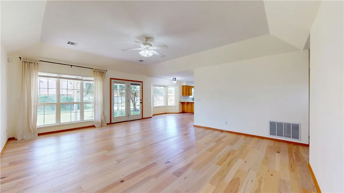 Lowell, Arkansas 72745, United States, 3 Bedrooms Bedrooms, ,2 BathroomsBathrooms,Residential,Pending,141910