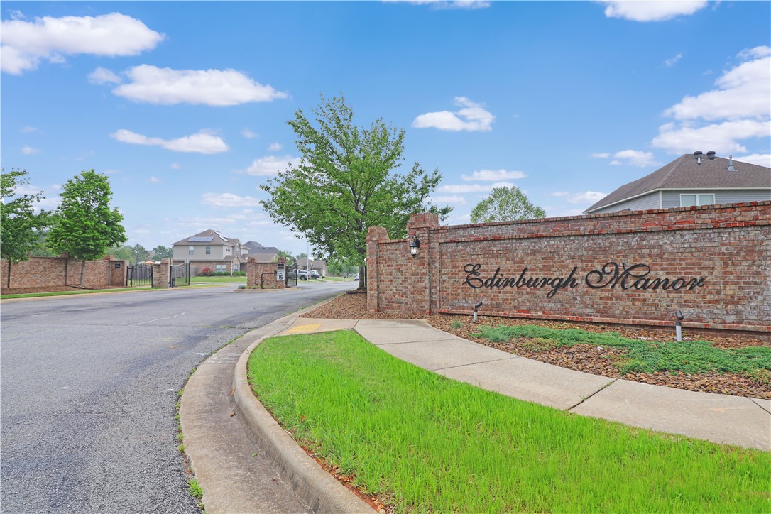 Edinburgh Sub Lowell - Residential