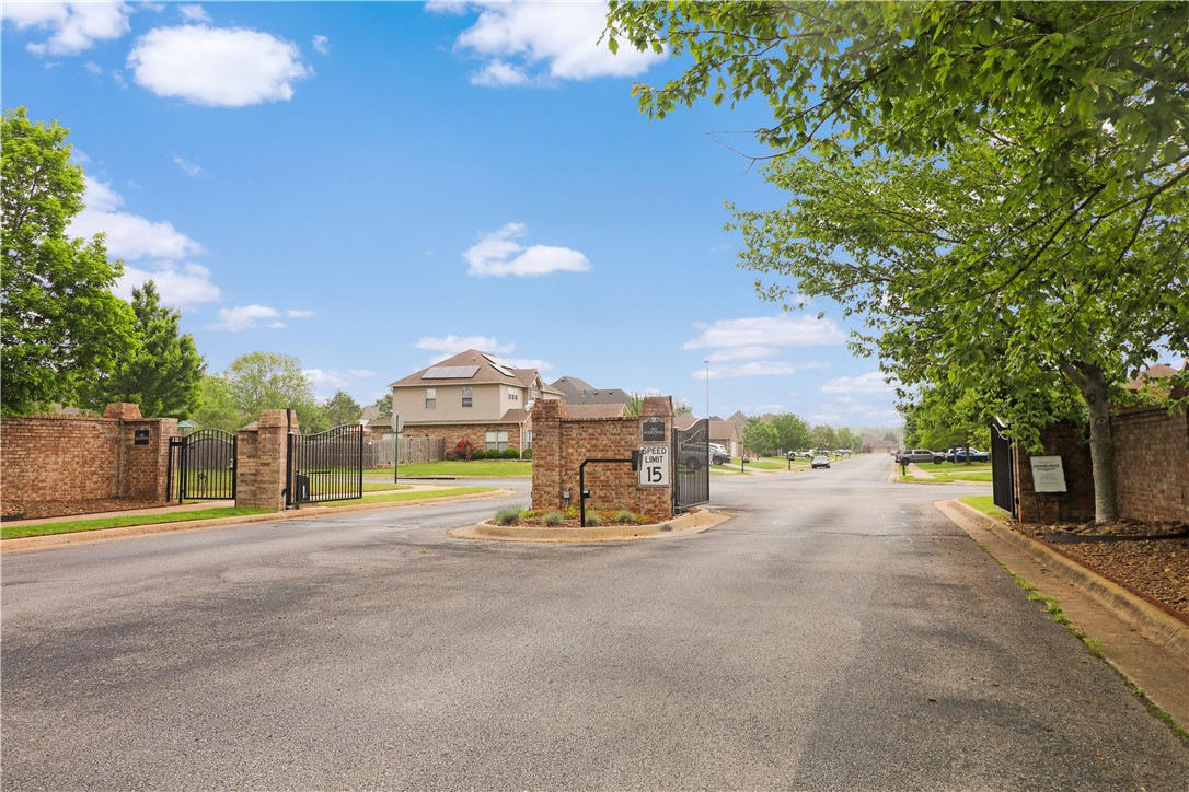 Edinburgh Sub Lowell - Residential