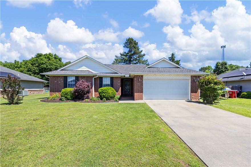 Check out this beautiful 3-bedroom brick home in Willow Oak subdivision. Ready to move in !!!