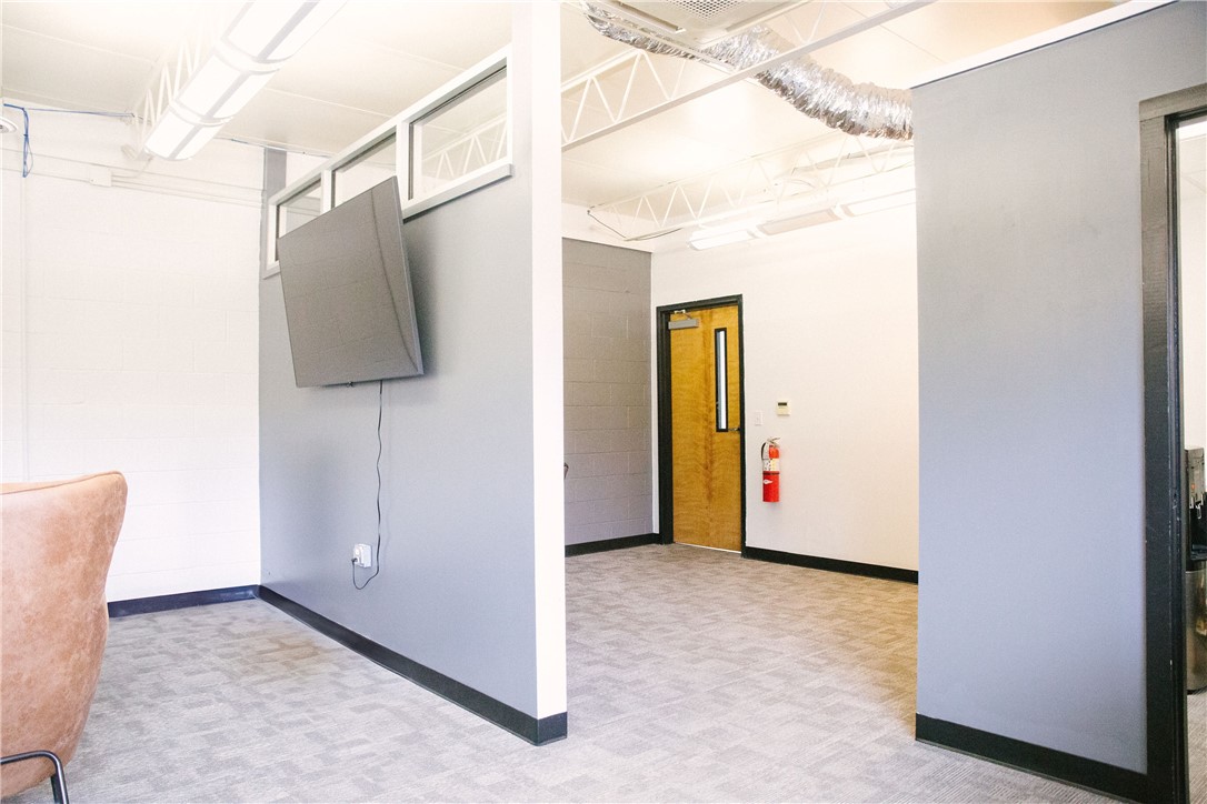 North College Ave Horizonta - Commercial Lease