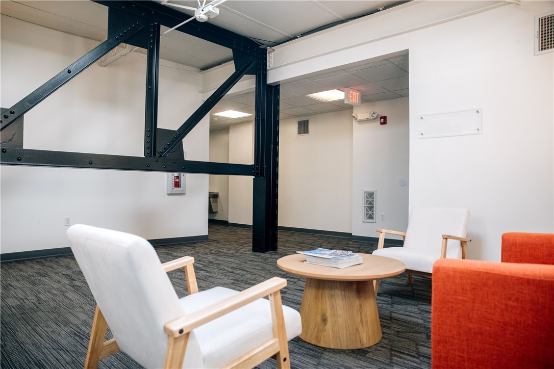 North College Ave Horizonta - Commercial Lease