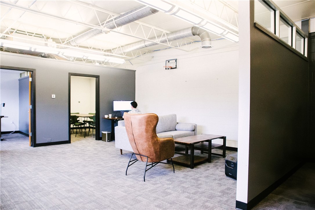 North College Ave Horizonta - Commercial Lease
