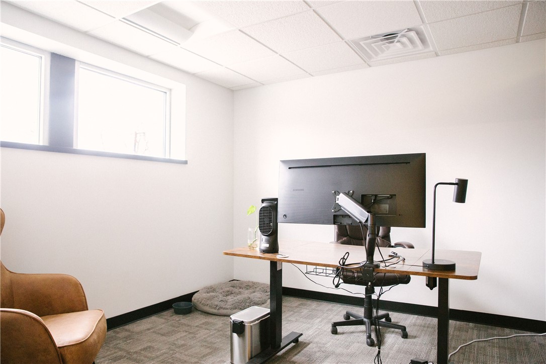 North College Ave Horizonta - Commercial Lease