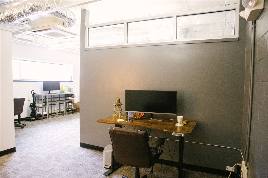 North College Ave Horizonta - Commercial Lease
