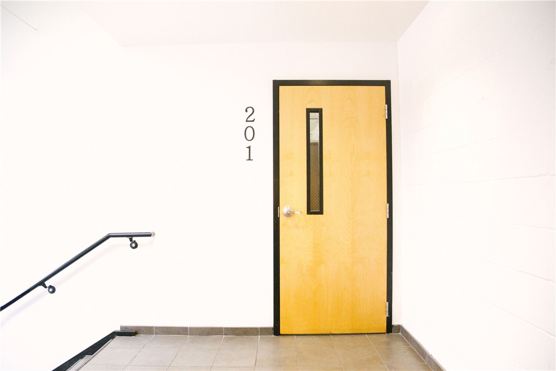 North College Ave Horizonta - Commercial Lease
