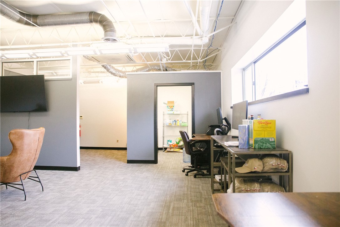 North College Ave Horizonta - Commercial Lease
