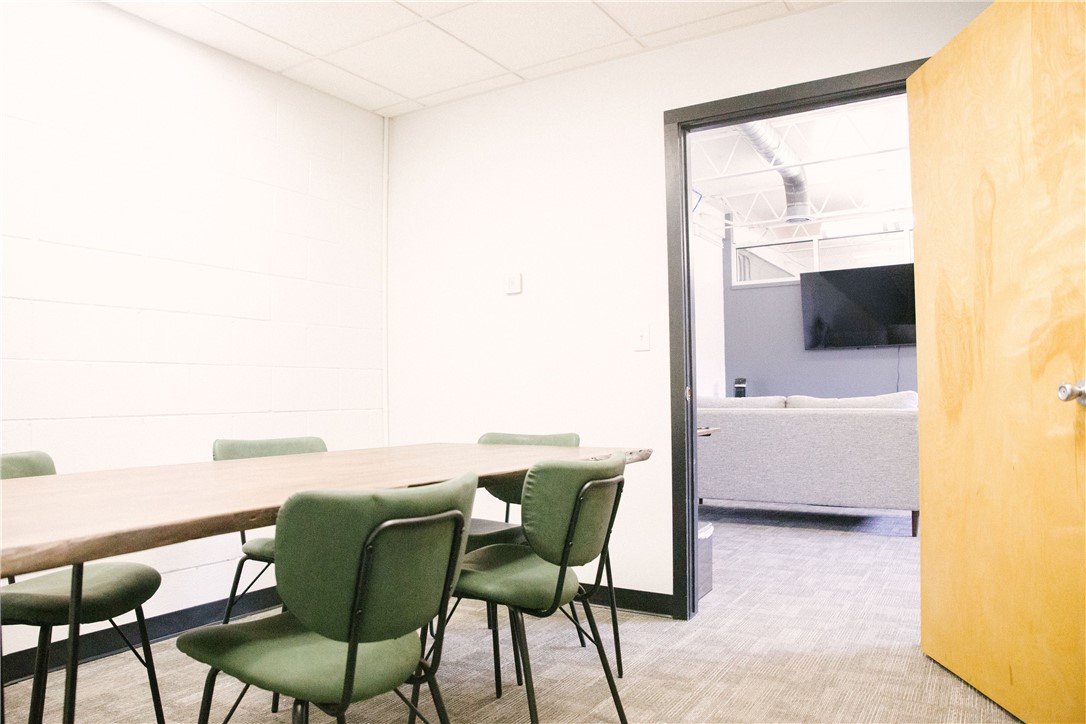North College Ave Horizonta - Commercial Lease