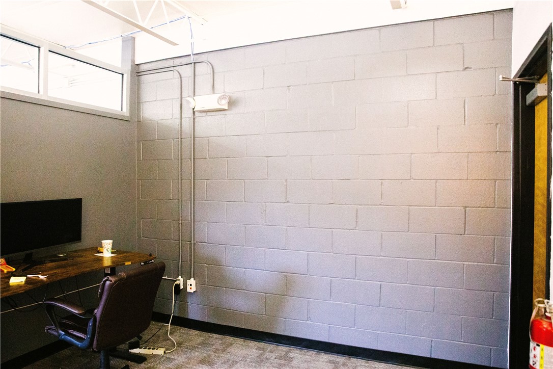 North College Ave Horizonta - Commercial Lease
