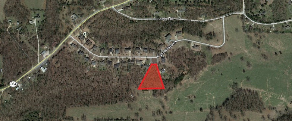 Large lot of 1.45 Acres. Perfect for your new home. Water, Gas & Electric at street. Springdale school district. Established subdivision. Appox. 1 mile from Beaver Lake