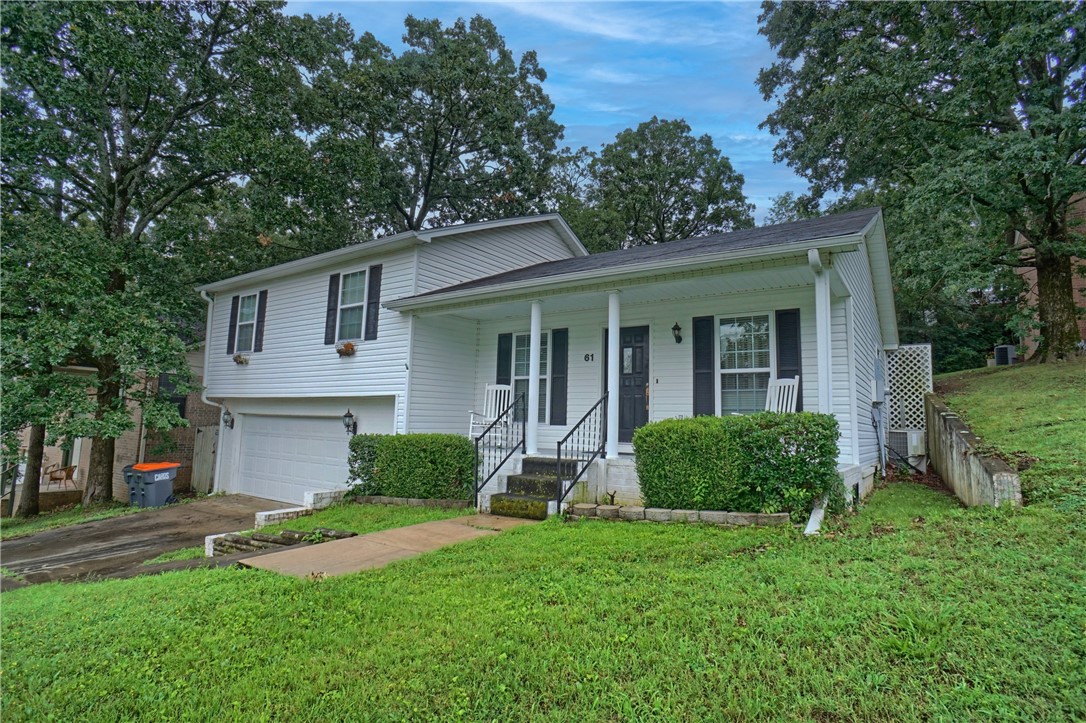 Welcome to this charming 3-bedroom, 2-bath split-level home located in a quiet neighborhood of Russellville. With 1,164 square feet of living space, this well-maintained home features a spacious living room, functional kitchen, and a private master suite. The split-level layout offers separation between the living and sleeping areas, while the attached garage adds convenience and extra storage. Enjoy the shaded backyardāperfect for relaxing or entertaining. Ideal for first-time buyers or anyone seeking a move-in-ready home in a great location!