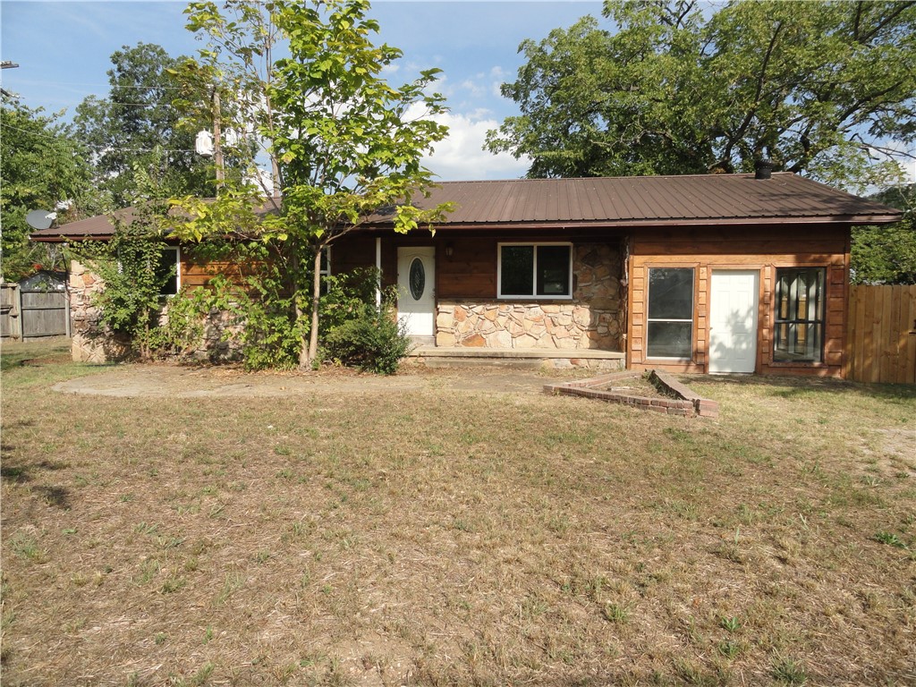 Newly remodeled 3 bed, 1.5 bath home in the heart of Marshall, AR! This charming home features fresh interior paint, new carpet in the bedrooms, several new double-pane vinyl windows, and comes complete with a new survey. The kitchen includes stainless steel appliances, perfect for modern living. Enjoy peace of mind with these recent updates and move-in-ready condition. Located in the scenic Ozark Mountains, Marshall offers easy access to a wide range of outdoor adventures. Spend your weekends exploring nearby hiking trails, horseback riding, hunting, fishing, 4-wheeling, swimming, kayaking, canoeing, and camping. Only a short drive to Branson, MO—one of the area’s top vacation destinations with live entertainment, shopping, and more! Don't miss out on this comfortable, updated home in a beautiful location with endless recreation opportunities. Perfect as a primary residence, vacation home, or rental investment!