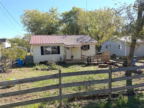 Photo of 1018 S Washington Avenue, Fayetteville, AR 72701 (MLS # 1365969)