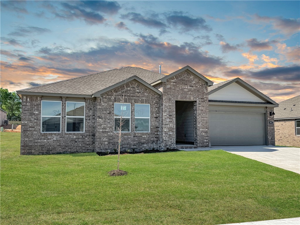 Charming Coleman Plan with 3 Bedrooms, 2 Bathrooms and a 2 Car Garage!
Find your new home in Northwest Arkansas in Hudson Heights in Prairie Grove. This community is located just west of Fayetteville/Farmington in Prairie Grove. These homes have fabulous floor plans. Kitchens will have Quartz countertops, stainless steel appliances, and a stainless steel undermount kitchen sink with a pull-out faucet! Bedroom one will have a ceiling fan, quartz counters with dual sinks, oversized Walk in Shower and a walk-in closet. Home will be 4-sided brick, covered patio (per plan), tankless gas hot water heater! Come see us today!