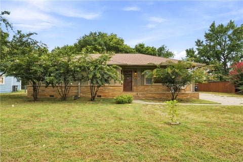 Photo of 704 Shipley Street, Springdale, AR 72764 (MLS # 1359209)