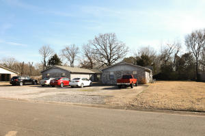 4-Plex in Russellville. This is a great time to invest! All units are occupied and have two bedrooms and one full bathroom.