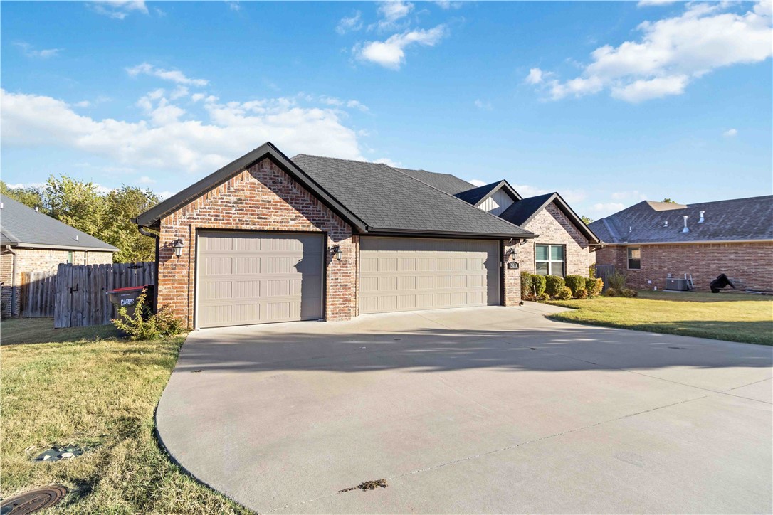 WOW$10,000 sellers credit.Welcome to your dream home in the inviting Grand Valley Meadows! Nestled on the far east side of Springdale, AR, this beautifully maintained home boasts an abundance of charm.The property offers a perfect blend of comfort and style. The open floor plan allows for seamless living and entertaining, while the bedrooms and bathrooms provide ample space for family and guests. The 3-car garage offers convenience and extra storage for all your needs.
The moment you enter, you'll be greeted by a warm and inviting atmosphere that reflects the close-knit, friendly nature of our neighborhood. Located east of the neighborhood is C.L. "Charlie" and Willie George Park offers 75 acres of recreational facilities, perfect for picnics, sports, and leisurely walks. JClose by you’ll find Lake Fayetteville, the Botanical Gardens, and the Razorback Greenway, providing endless opportunities for outdoor adventures and natural beauty. All this with the convenience of being only minutes away from downtown.