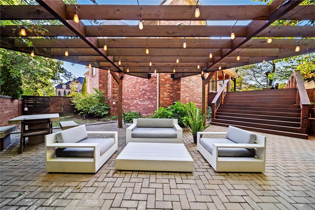 Pinnacle Gardens Sub Rogers - Residential