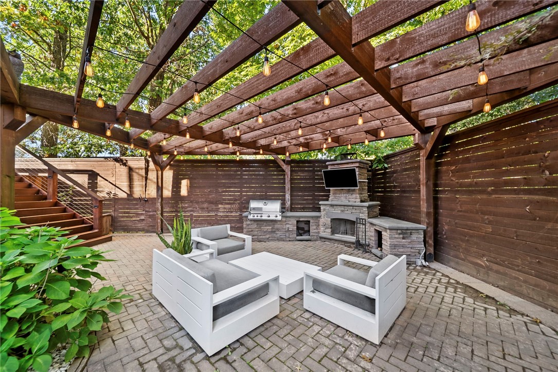 Pinnacle Gardens Sub Rogers - Residential